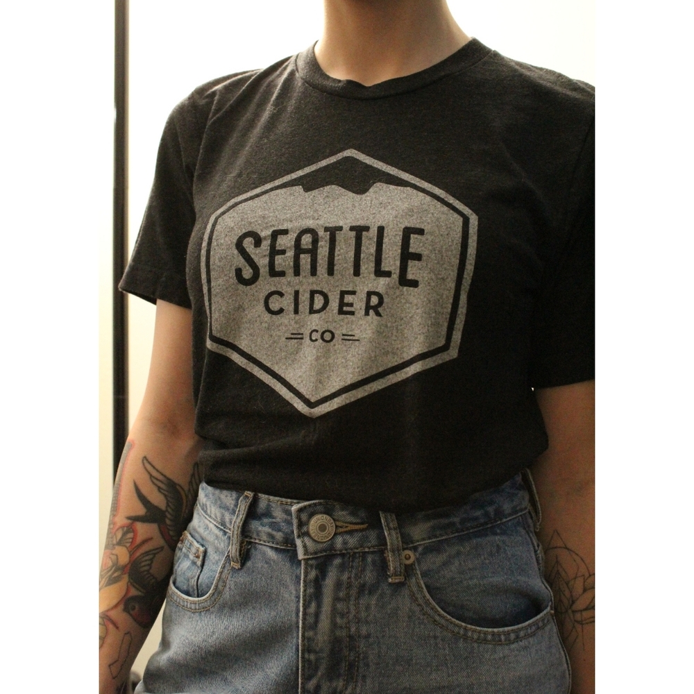 🌻Seattle Cider Co. T-shirt